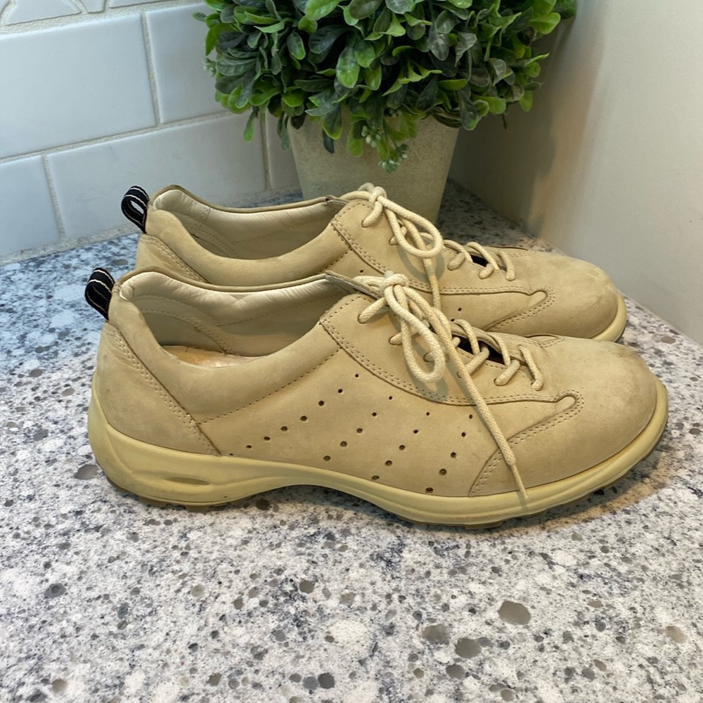 Ecco Tan Shock Heel Shoes - Size 39 EU or 8-8.5 US - great  Condition